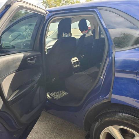 Photo of 2015 Blue Metallic Ford Edge