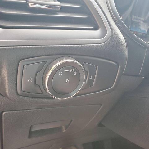Photo of 2015 Blue Metallic Ford Edge