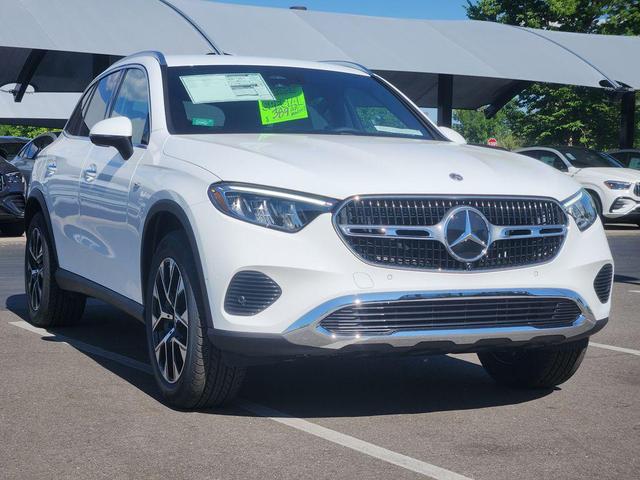 Photo of 2025 Polar White Mercedes-Benz GLC 350e