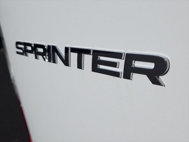 Photo of 2025 Arctic White Mercedes-Benz Sprinter 2500