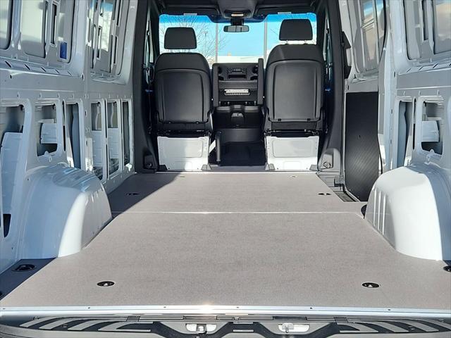 Photo of 2025 Arctic White Mercedes-Benz Sprinter 2500