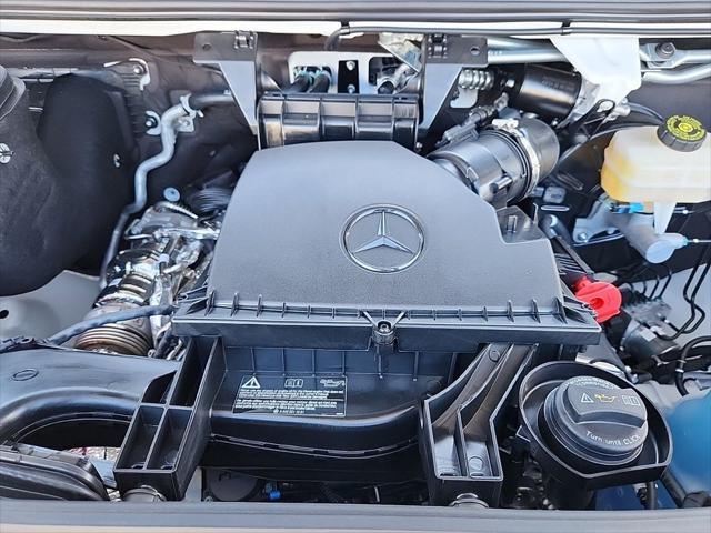 Photo of 2025 Arctic White Mercedes-Benz Sprinter 2500