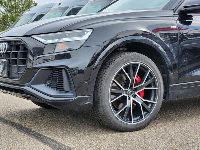 Photo of 2020 Orca Black Metallic Audi Q8