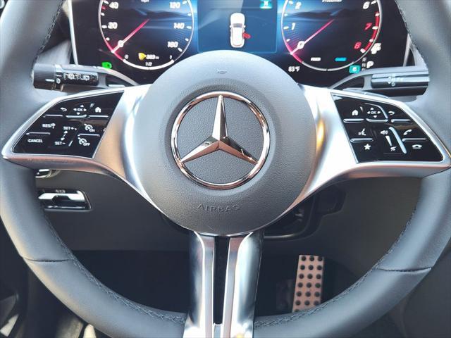 Photo of 2025 Polar White Mercedes-Benz GLC 300