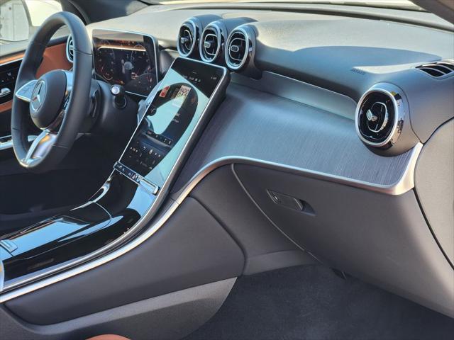 Photo of 2025 Polar White Mercedes-Benz GLC 300