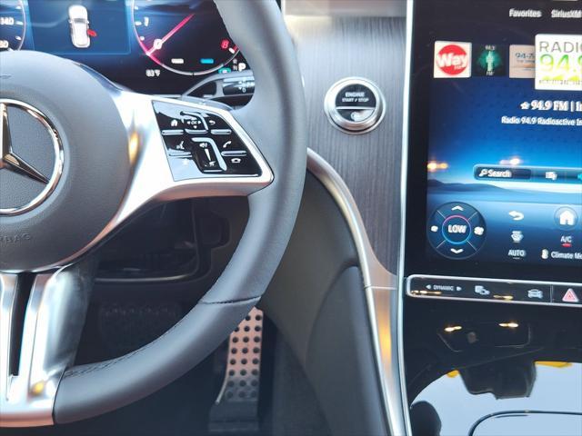 Photo of 2025 Polar White Mercedes-Benz GLC 300