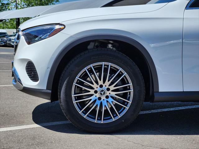 Photo of 2025 Polar White Mercedes-Benz GLC 300