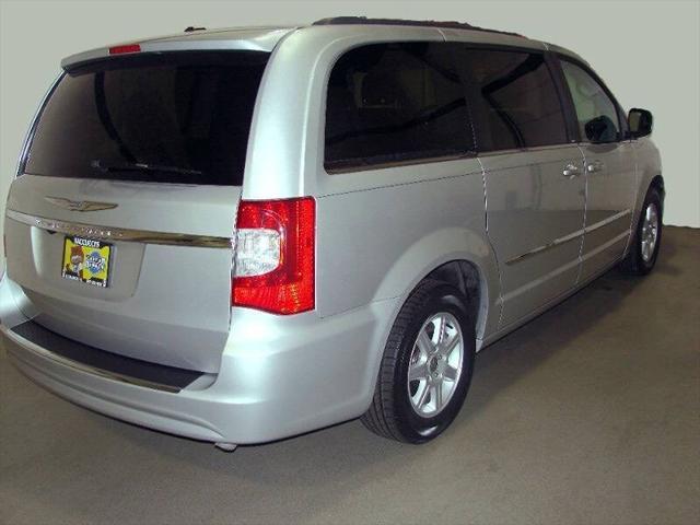 Photo of 2011 Bright Silver Metallic Clearcoat Chrysler Town & Country