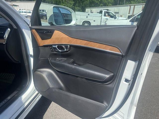 Photo of 2019 White Volvo XC90