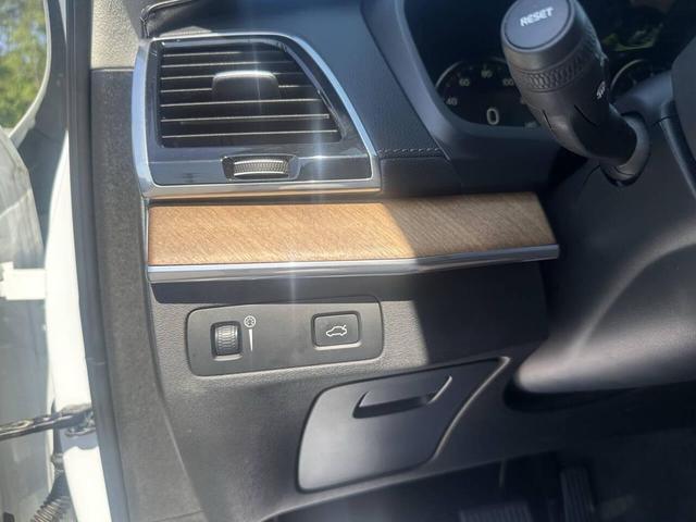 Photo of 2019 White Volvo XC90