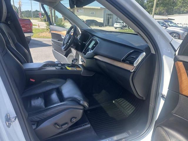Photo of 2019 White Volvo XC90