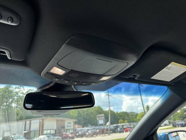 Photo of 2020 Blue Ford Edge