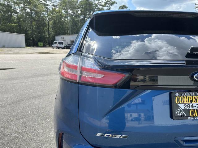 Photo of 2020 Blue Ford Edge