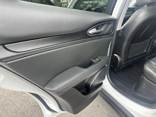 Photo of 2018 White Alfa Romeo Stelvio