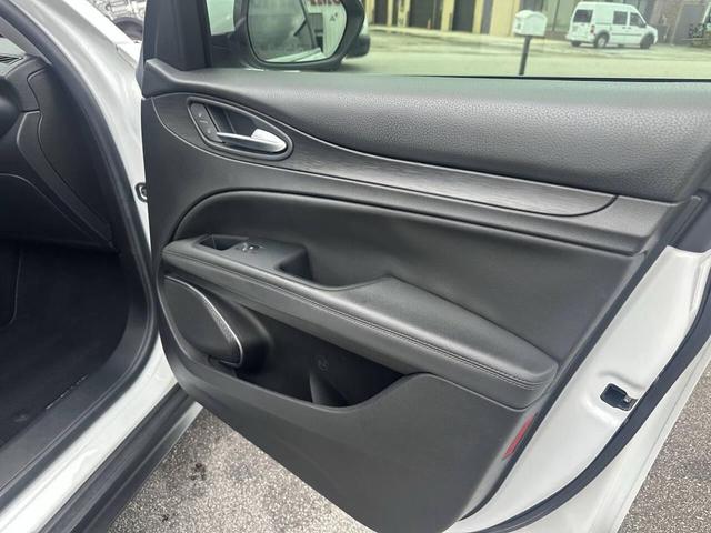 Photo of 2018 White Alfa Romeo Stelvio