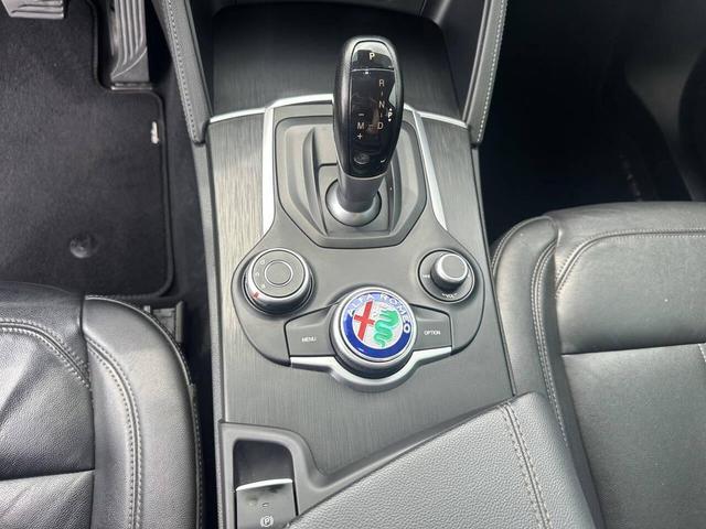 Photo of 2018 White Alfa Romeo Stelvio