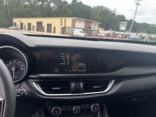 Photo of 2018 White Alfa Romeo Stelvio