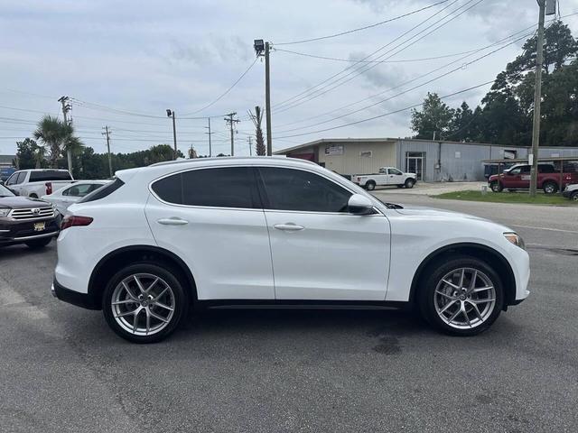 Photo of 2018 White Alfa Romeo Stelvio