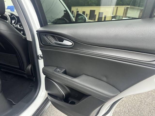 Photo of 2018 White Alfa Romeo Stelvio