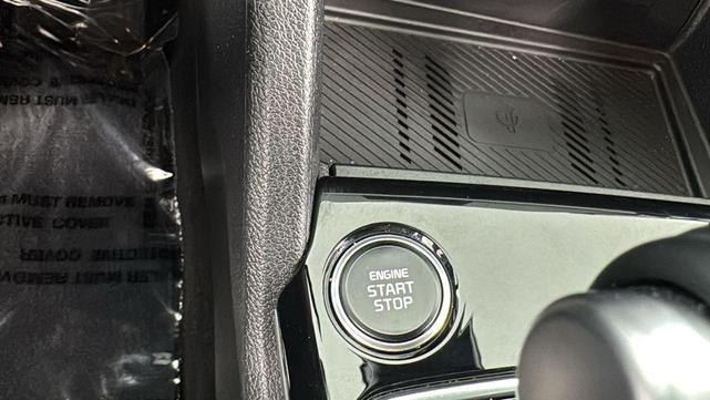 Photo of 2025 Gravity Gray Kia Sportage