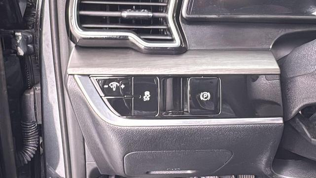 Photo of 2025 Gravity Gray Kia Sportage