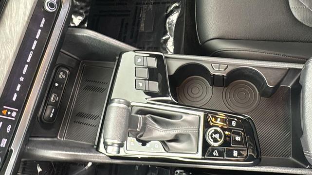 Photo of 2025 Gravity Gray Kia Sportage