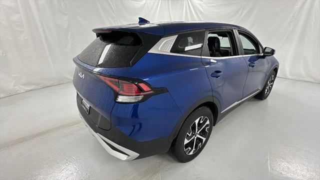 Photo of 2024 Sapphire Blue Kia Sportage