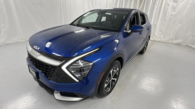 Photo of 2024 Sapphire Blue Kia Sportage