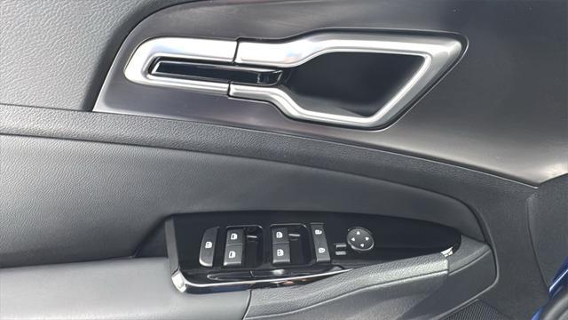 Photo of 2024 Sapphire Blue Kia Sportage