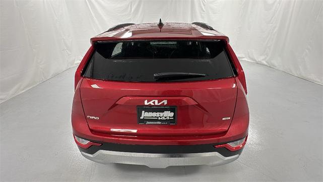 Photo of 2025 Runway Red Kia Niro