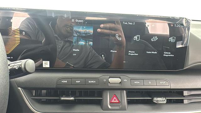 Photo of 2025 Currant Red Kia K4