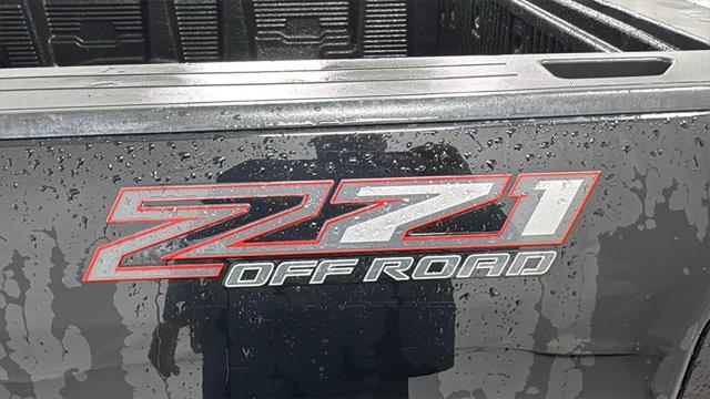 Photo of 2021 Black Chevrolet Colorado