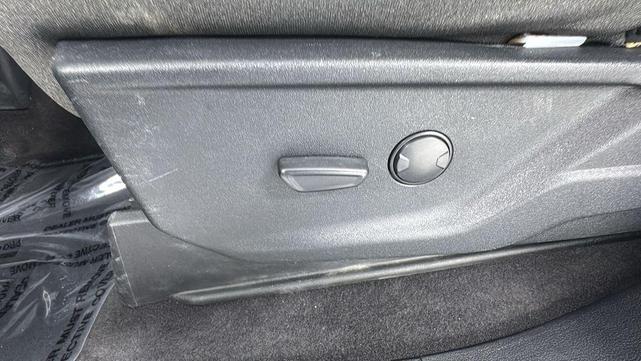 Photo of 2023 Iconic Silver Metallic Ford F-150