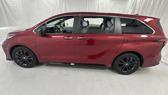 Photo of 2023  Toyota Sienna