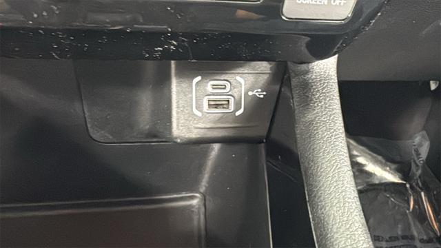 Photo of 2022 Diamond Black Crystal Pearlcoat Jeep Compass