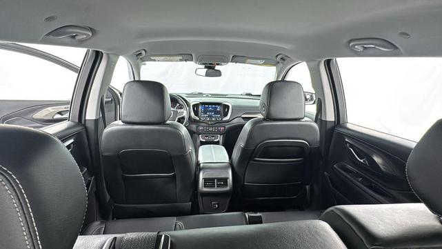Photo of 2024 Summit White GMC Terrain