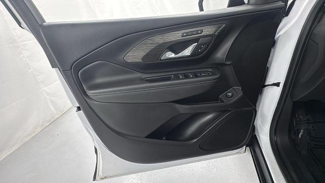 Photo of 2024 Summit White GMC Terrain