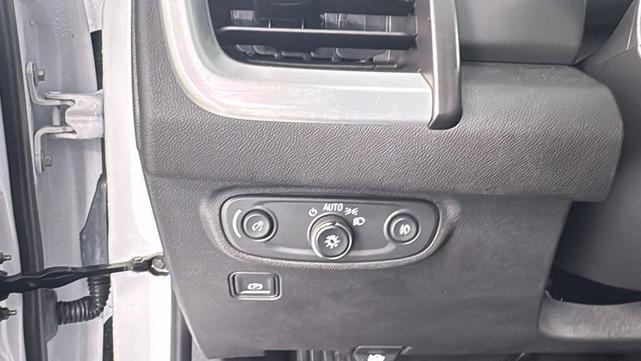 Photo of 2024 Summit White GMC Terrain