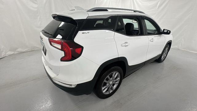 Photo of 2024 Summit White GMC Terrain