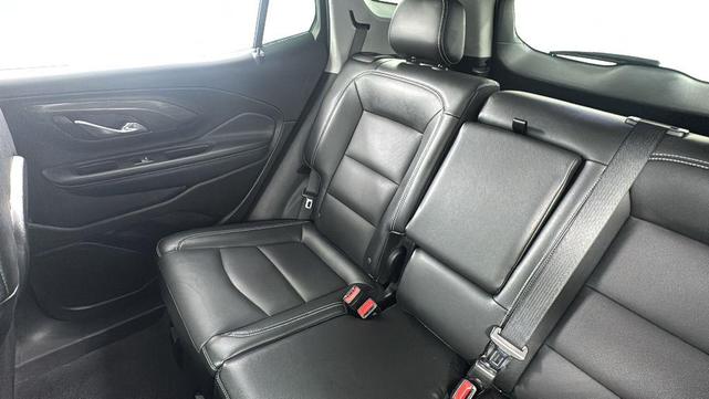 Photo of 2024 Summit White GMC Terrain
