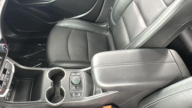 Photo of 2024 Summit White GMC Terrain