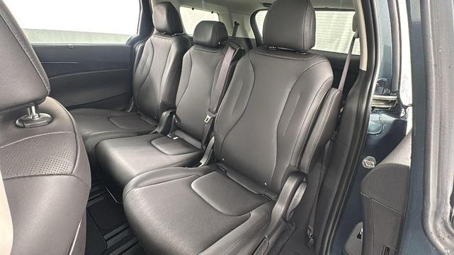 Photo of 2026 Astra Blue Kia Carnival Hybrid
