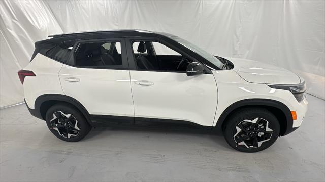 Photo of 2026 White Kia Seltos