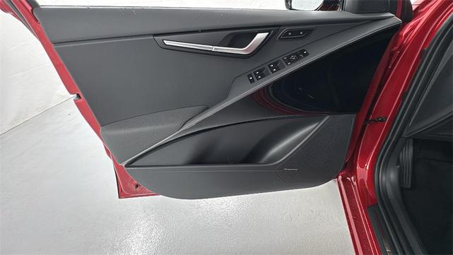 Photo of 2025 Runway Red Kia Niro