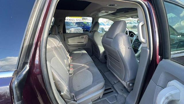 Photo of 2009 Dark Cherry Metallic Chevrolet Traverse