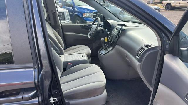 Photo of 2014 Platinum Graphite Kia Sedona