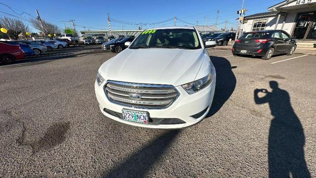 Photo of 2014 WHITE Ford Taurus