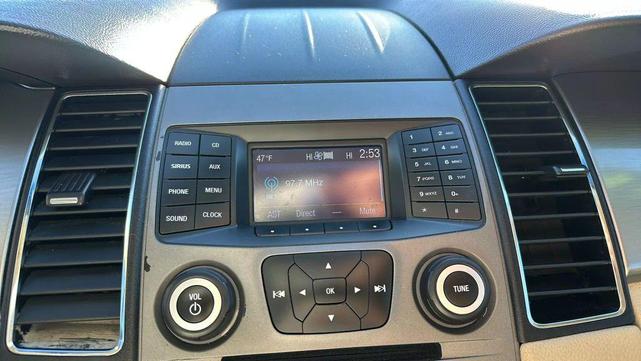 Photo of 2014 WHITE Ford Taurus