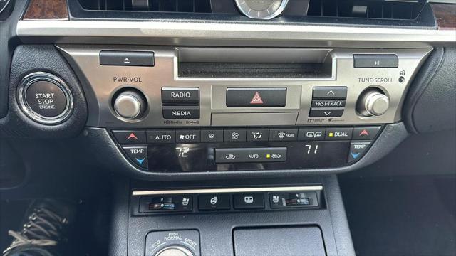 Photo of 2015 Ultra White Lexus ES 350