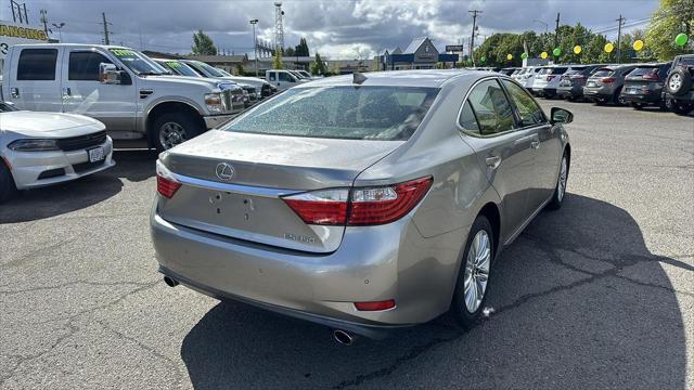 Photo of 2015 Ultra White Lexus ES 350